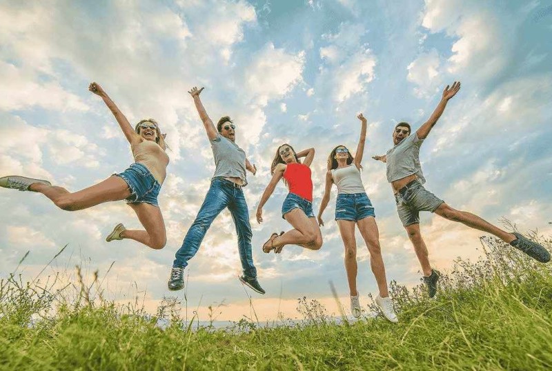 Z世代の飲料トレンドから学ぶ：飲食店が押さえるべき5つのポイント